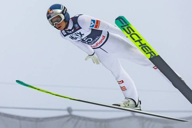 Historischer Triumph für Skisprung-Juwel