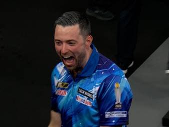 Luke Humphries gewinnt genau zur richtigen Zeit seinen ersten Premier-League-Abend in diesem Jahr. Damit löst er das Playoff-Ticket.