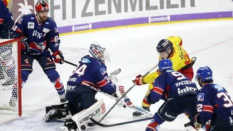 Die Adler Mannheim setzen sich in einer heiß umkämpften Partie gegen Düsseldorf durch