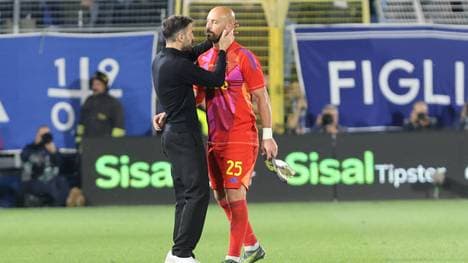 Pepe Reina sah in seinem letzten Spiel als Profi die Rote Karte
