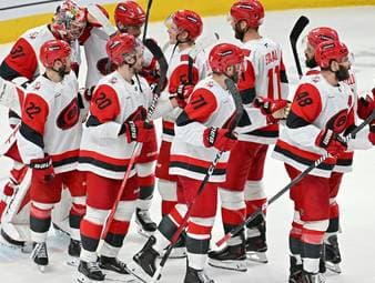 Hurricanes erspielen sich Finals-Matchbälle