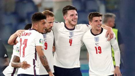 Harry Kane (Nr.9) erzielte seine Turniertore zwei und drei