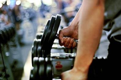 Darum sollte man bei Schmerzen schonend trainieren