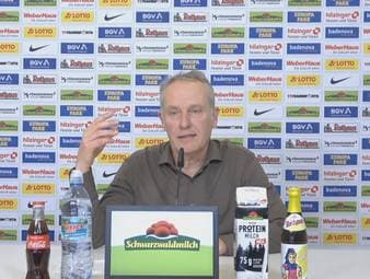 Horst Eckel ist als letzter Weltmeister von 1954 im Alter von 89 Jahren verstorben. Christian Streich nimmt das zum Anlass für eine hochemotionale Ansprache.