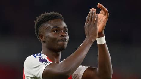 Gibt es für die Gunners (im Bild: Bukayo Saka) im Arsenal PSG Tipp genauso Applaus wie zuletzt gegen Real?