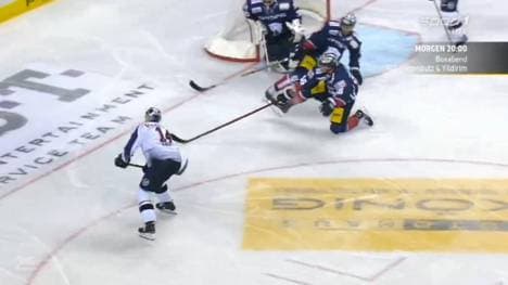 Eisbären-Torwart Maximilian Franzreb musste vier Mal hinter sich greifen