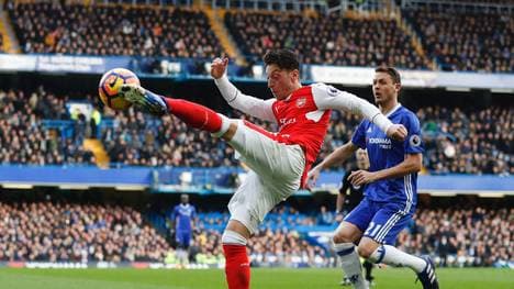 TOPSHOT-FBL-ENG-PR-CHELSEA-ARSENAL