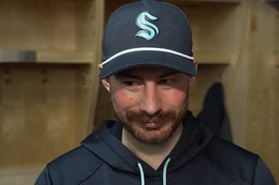 Der Unterschied? Grubauer: "Mein Schnauzer"