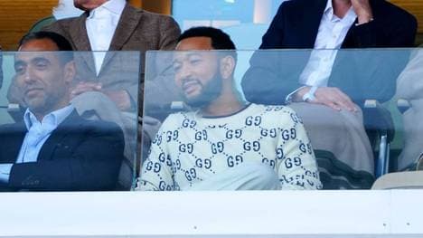 Popstar John Legend sieht das Gigantenduell bei den French Open zwischen Novak Djokovic und Jannik Sinner
