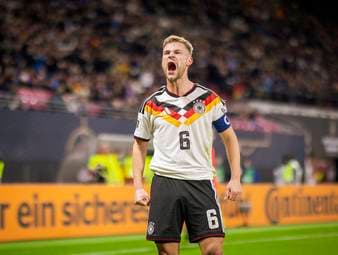 Joshua Kimmich absolvierte gegen die Slowakei (6:0) sein 106. Länderspiel und rückt damit in der ewigen DFB-Liste unter die Top Ten mit den meisten Einsätzen. Der Bayern-Star ist endgültig in der DFB-Elite angekommen. 