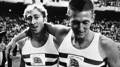 David Hemery (l.) und der drittplatzierte John Sherwood