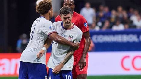 Christian Pulisic (Mi.) und Weston McKennie erlebten mit den USA bei der Copa America gegen Panama eine Pleite