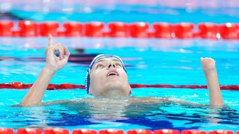 Wetekam feiert seine Medaille