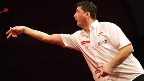 Mensur Suljovic gewinnt das Auftaktmatch in London