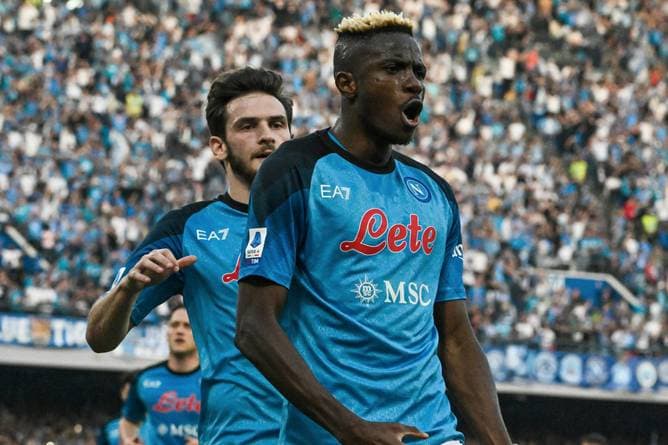 Meister Neapel startet gegen Aufsteiger