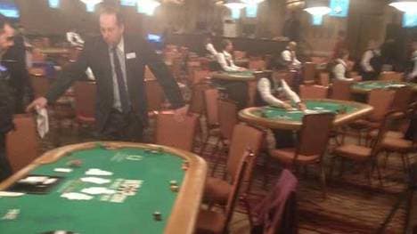 Der Spieler Todd Witteles postete bei Twitter ein Foto der Aufräumarbeiten