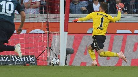 Ron-Robert Zieler bei seinem Eigentor