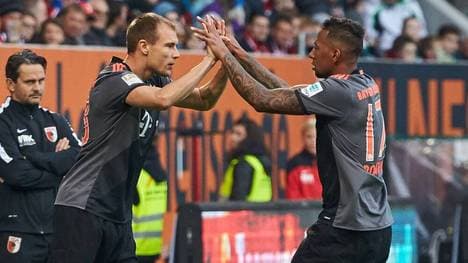 Holger Badstuber (l.) wird für Jerome Boateng eingewechselt