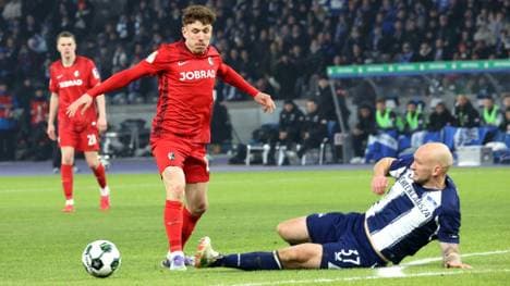 Leistner (r.) im DFB-Pokalspiel gegen Freiburg