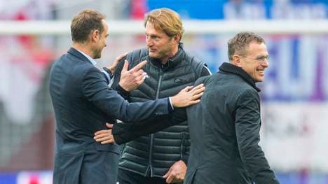 Oliver Mintzlaff (l.) bestätigt Vertragsgespräche mit Ralph Hasenhüttl (M.)