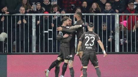 Der FC St. Pauli besiegt den SV Sandhausen und ist zurück an der Tabellenspitze