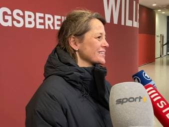 Nach dem starken 3:1-Heimsieg der FC Bayern Frauen in der Champions-League gegen den FC Barcelona hat sich die Bianca Rech, Sportliche Leitung des FCB, über die 24.000 Zuschauer und die Zukunft in der Allianz Arena geäußert. 