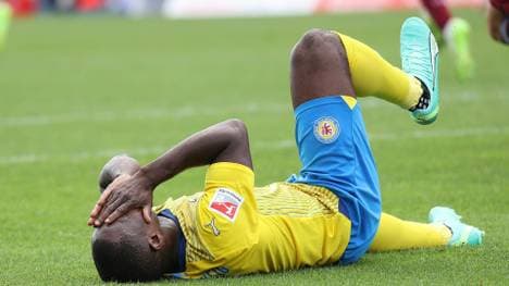 Ujah verletzt sich an der Schulter
