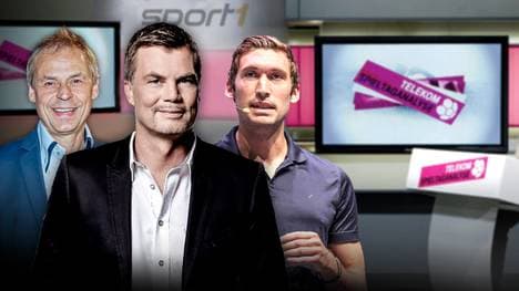 Thomas Helmer begrüßt Olaf Thon und  Stefan Reinartz in der Telekom Spieltaganalyse
