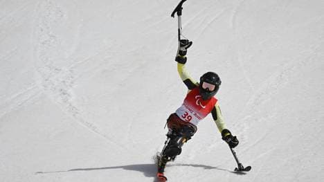 Anna-Lena Forster auf dem Monoskigerät