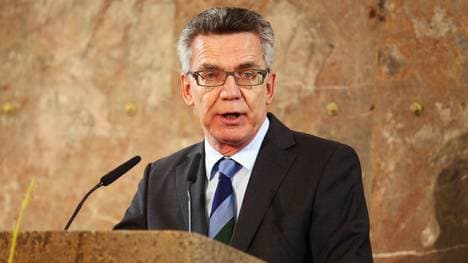 Thomas de Maiziere sprach über den Umgang mit Rassismus unter Fans