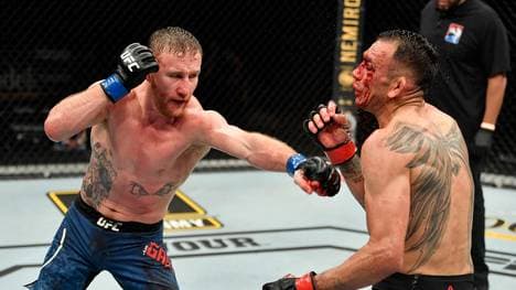 Justin Gaethje (l.) setzt sich gegen Tony Ferguson durch