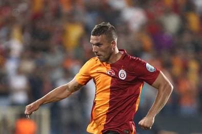 Wichtiger Sieg für Podolski-Team