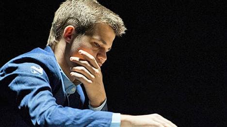 Magnus Carlsen führt in Berlin