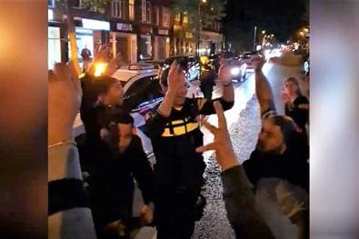 Meisterfeier als Ruhestörung? Polizei kommt - und feiert mit!