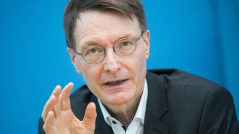 Karl Lauterbach übt offene Kritik an der UEFA