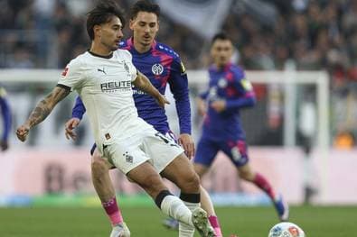 Gladbach wirft Sieg in Nachspielzeit weg