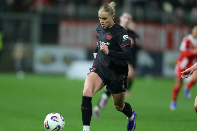 Leverkusen verlängert mit Torjägerin