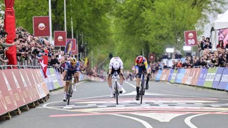 Mattias Skjelmose Jensen düpierte Remco Evenepoel und Tadej Pogacar im Amstel Gold Race