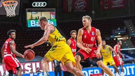 Luke Sikma (2.v.l.) fuhr mit ALBA Berlin den zweiten Sieg ein