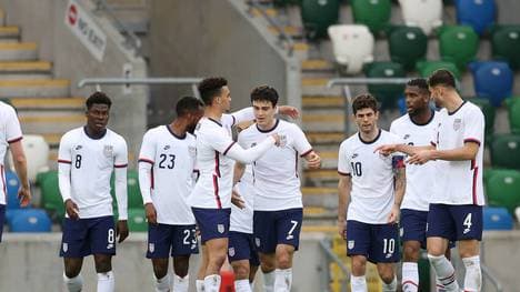 Giovanni Reyna (Nr. 7) und Christian Pulisic (Nr. 10) erzielen die Treffer für die USA