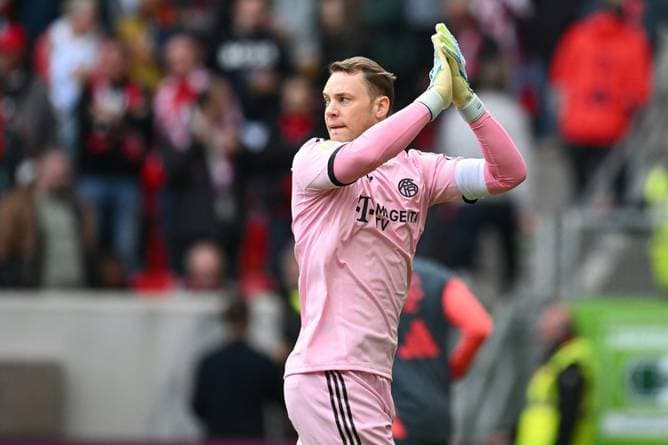 Wieder Meister: Neuer holt Müller ein