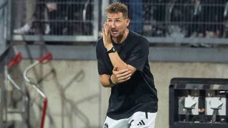 Miroslav Klose und der 1. FC Nürberg verteidigen souverän die Tabellenführung