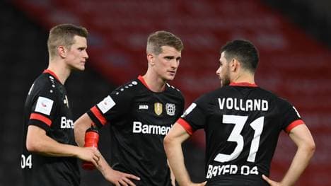 Lars Bender (Mitte) spricht offen über ein mögliches Karriere-Ende