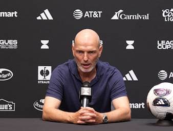 Nach dem bitteren Aus der Vancouver Whitecaps im Leagues Cup fordert Trainer Jesper Sörensen Ruhe und Gelassenheit. Trotz einiger Rückschläge sieht der Coach von Thomas Müller keinen Grund zur Panik.