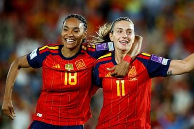 Spanien deklassiert England