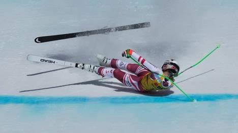 Cornelia Hütter landete bei der Abfahrt in Crans Montana übel