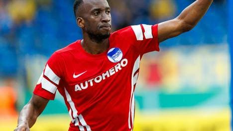 Dodi Lukebakio trifft zum 1:0 in Augsburg