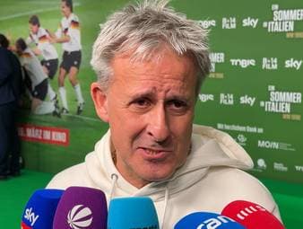 Pierre Littbarski, Weltmeister von 1990, hat auch eine Vergangenheit beim 1. FC Köln. Auf SPORT1-Nachfrage bewertet er die aktuelle Lage und spricht über Trainer Lukas Kwasniok. Der Film "Ein Sommer in Italien - WM 1990" läuft ab 19. März im Kino.