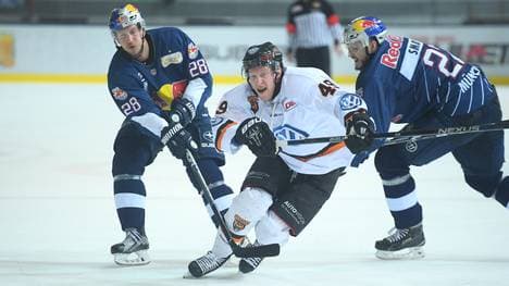 EHC Muenchen v Grizzlys Wolfsburg - DEL Play-Offs Final Match 1