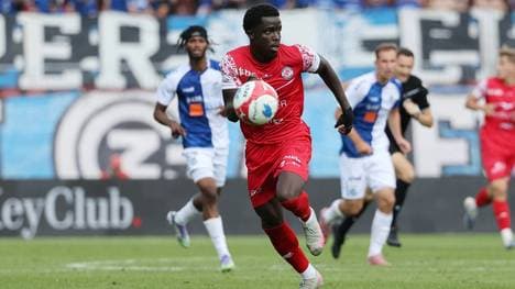 Die Schalker sehen bei Christian Gomis großes Potenzial